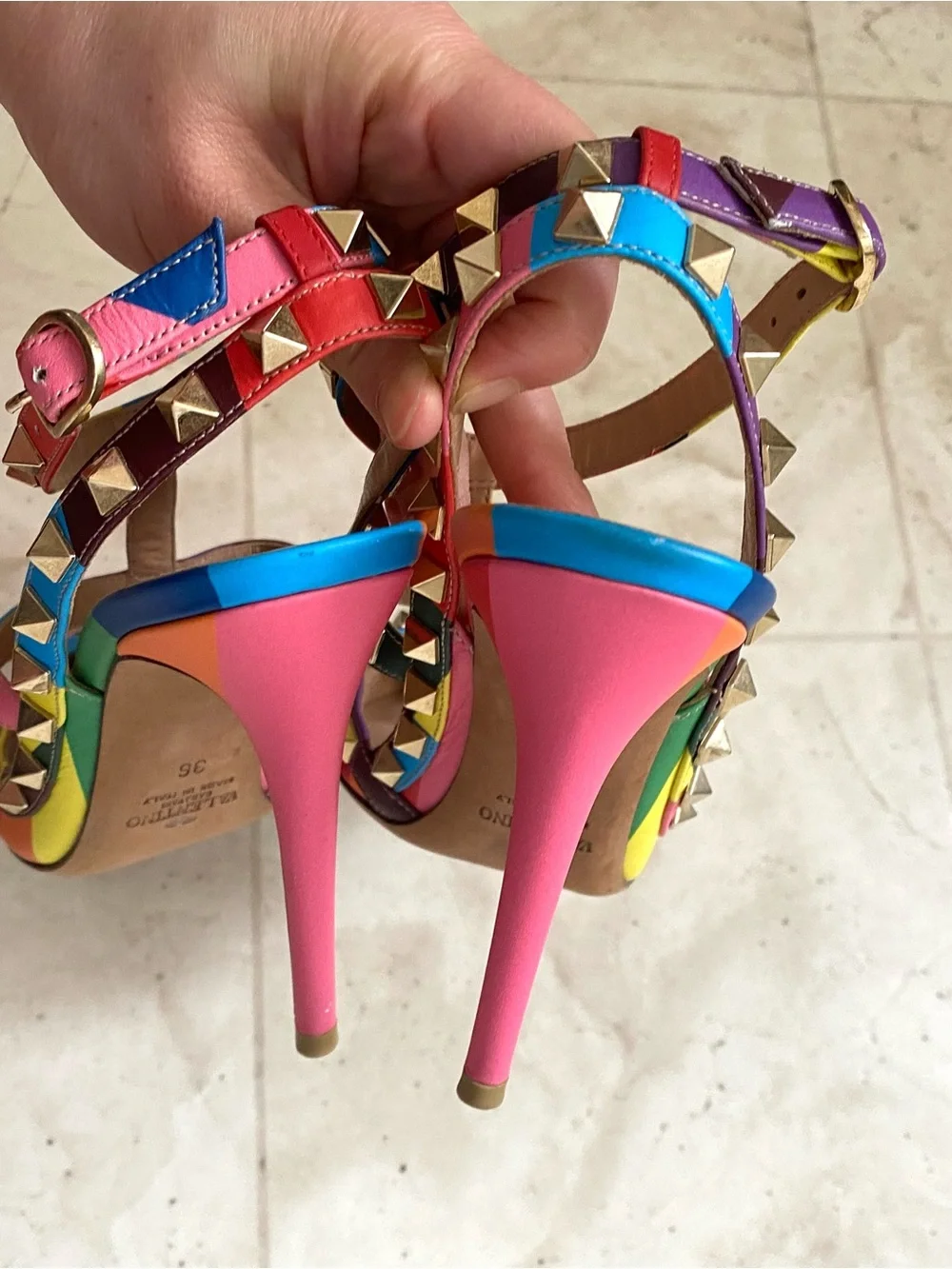 $1195 Valentino Garavani 1973 Rockstud Rainbow Chevron Pointed Toe Pumps Heels 6
